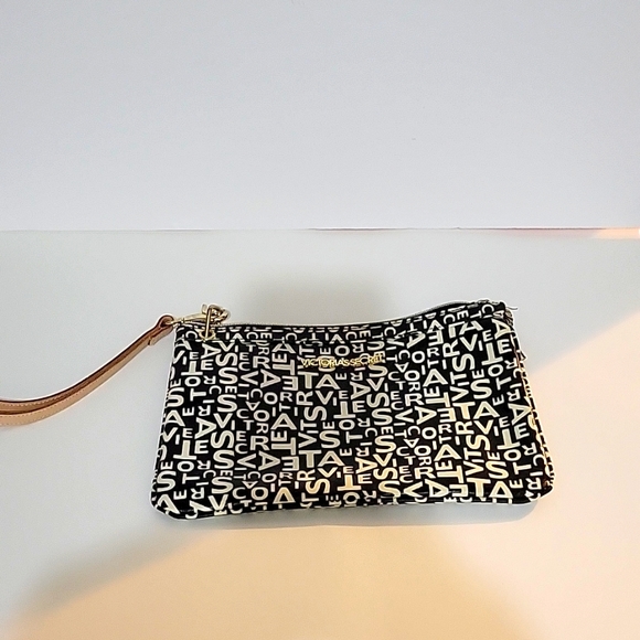 NWOT Victoria secret- 3 piece Wrislets Black and white with logo - Picture 5 of 7